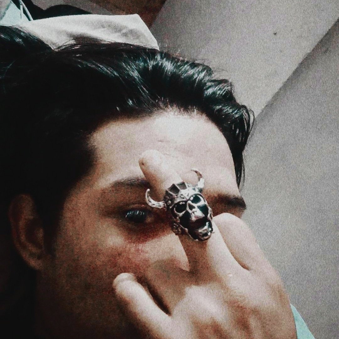 Alingerth's tweet photo. #NuevaFotoDePerfil https://t.co/wQMFoMp9vV
