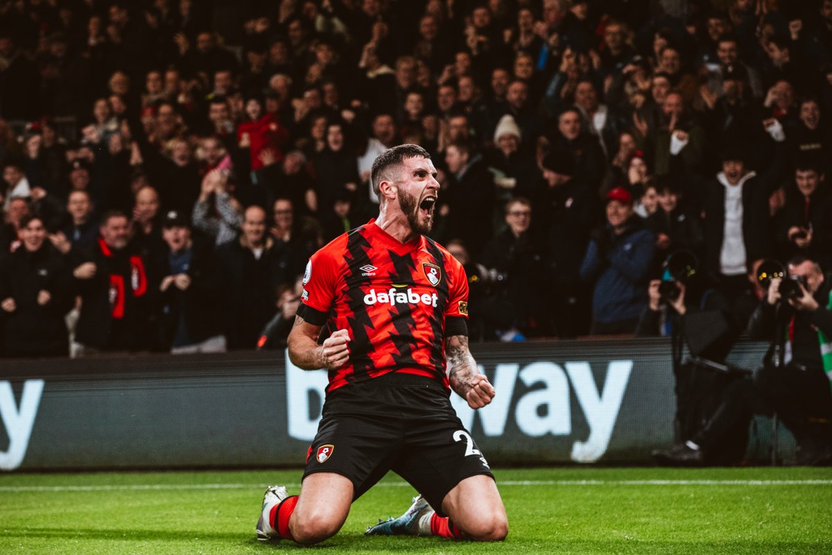 It's that time of the week 👀🎁 

We've got five pairs of tickets for #afcb supporters to win for this weekend's game, courtesy of partners <a href="/Dafabet/">Dafabet</a> 🎟 

Just RT this tweet and comment with who you'd take to be in with a chance 👏