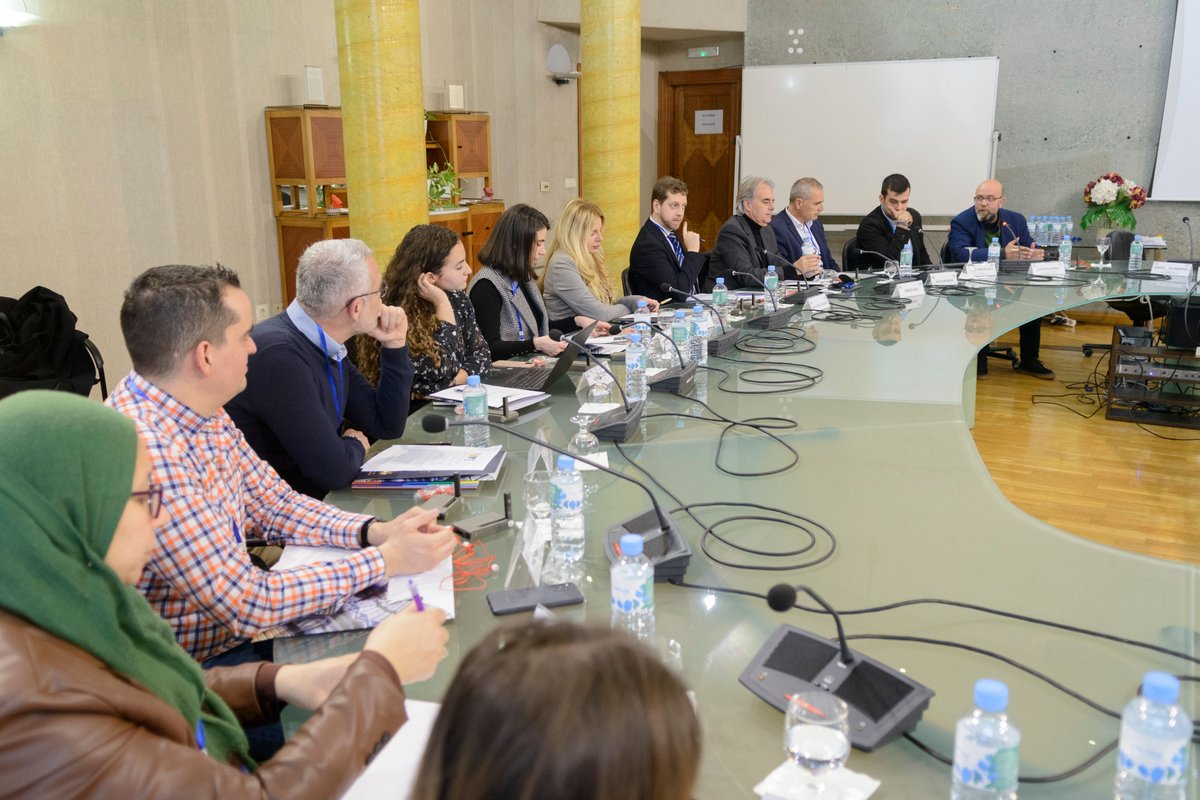 Fundación Euroárabe de Altos Estudios -FUNDEA (@fundeuroarabe) on Twitter photo El segundo día tuvo lugar la mesa de conclusiones y recomendaciones, y contamos con la presencia de la Subdelegada de Gobierno <a href="/InmaLopez14/">Inmaculada López</a> , además de asistentes tales como <a href="/pmklose/">Pau Marí-Klose</a> @RANEurope  <a href="/MAECgob/">Ministerio de Asuntos Exteriores, UE y Cooperación</a> @FIIAPP <a href="/ExteriorJunta/">Andalucía Acción Exterior</a> <a href="/CooperacionAND/">AACID</a>
 <a href="/CifalMalaga/">CIFALMalaga</a> <a href="/IEMed_/">IEMed</a> <a href="/Casaarabe/">Casa Árabe</a> El segundo día tuvo lugar la mesa de conclusiones y recomendaciones, y contamos con la presencia de la Subdelegada de Gobierno <a href="/InmaLopez14/">Inmaculada López</a> , además de asistentes tales como <a href="/pmklose/">Pau Marí-Klose</a> @RANEurope  <a href="/MAECgob/">Ministerio de Asuntos Exteriores, UE y Cooperación</a> @FIIAPP <a href="/ExteriorJunta/">Andalucía Acción Exterior</a> <a href="/CooperacionAND/">AACID</a>
 <a href="/CifalMalaga/">CIFALMalaga</a> <a href="/IEMed_/">IEMed</a> <a href="/Casaarabe/">Casa Árabe</a>