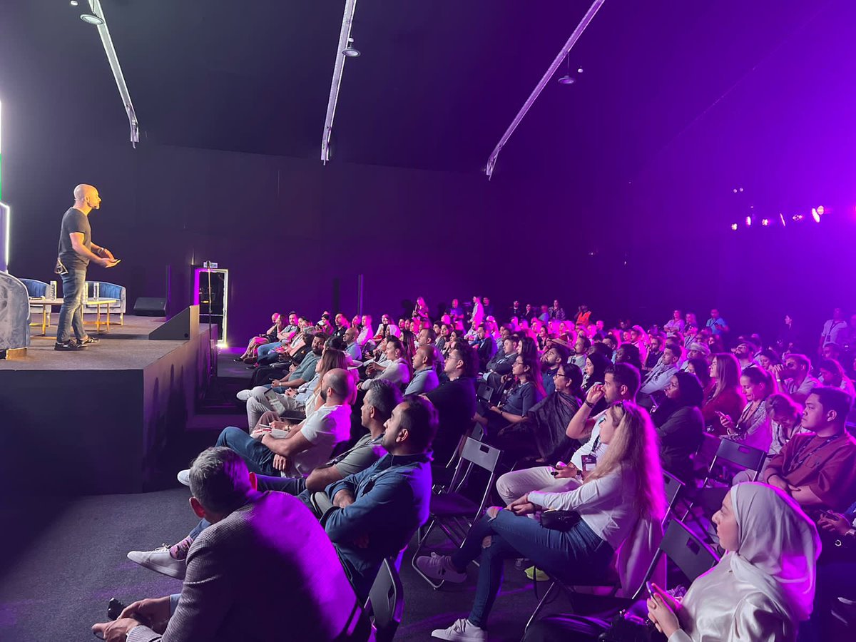 stepconference's tweet image. Another packed crowd for @AndrewStartups’ keynote on the #Step2023 Main Stage 🔥
Thank you for all the insights Andrew, it’s been great 🌟