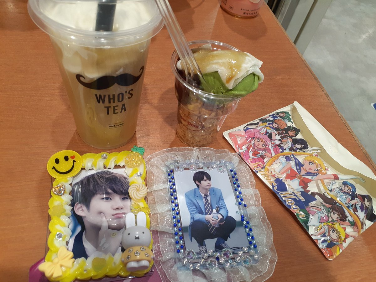 UZINACO's tweet photo. オタク人生初の最前列でした😭
今回のお見送り会でもコケそうになった私をまたも心配してくれたともくんありがとう😢おるび潤くんの目がデカすぎた、ゆごは実物のがバブだった、ユンちゃんの髪の毛キュルッキュルのサラッサラ、しゅな優しい笑顔だった🌼
#Icantbreath  #ORβIT  #越谷レイクタウンkaze https://t.co/xIBIi6LVOl