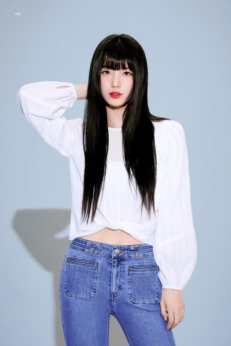 ctrj_gif's tweet photo. #수지 #SUZY #Guess https://t.co/6cglddzhLV