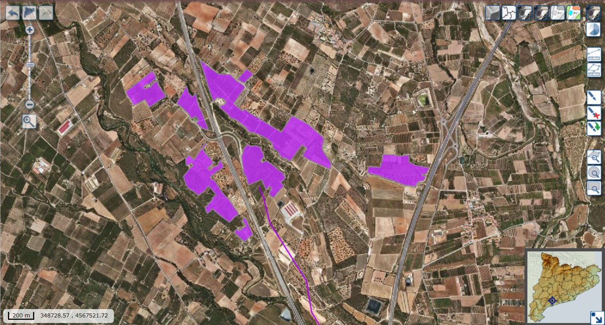 arnaumt_'s tweet photo. Ahir al DOGC van sortir publicades dues resolucions sobre centrals fotovoltaiques. Una a Alcover, el Milà i la Masó de 71.820 panells i una altra a la Selva del Camp de 6.448 panells, les dues sobre terreny agrari, alguns camps explotats encara avui en dia. 

Obro fil. 🧵👇 https://t.co/M0WlJhLxJW