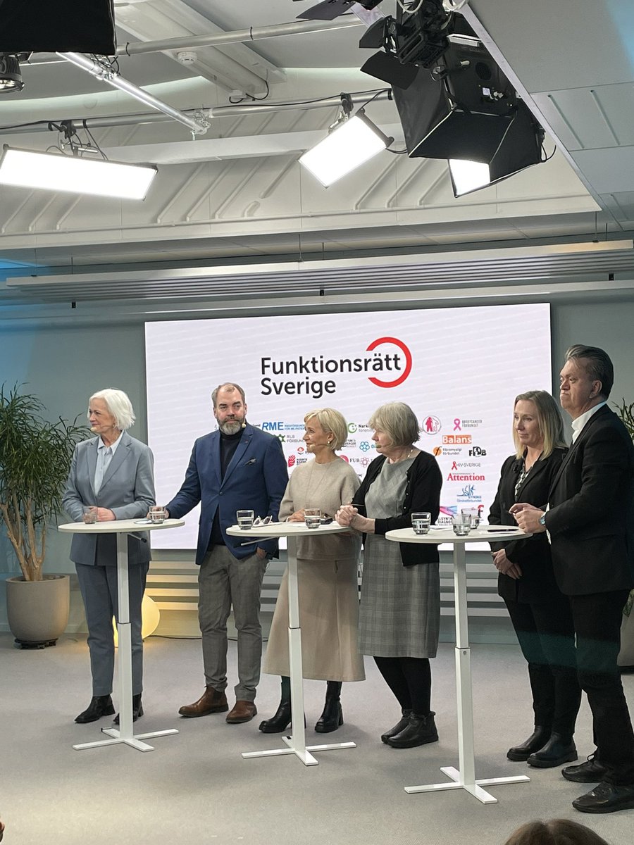 Kunnig panel som ger sina reflektioner på den nya patientföreträdarutbildnngen från <a href="/funkratt_se/">Funktionsrätt SE</a>.