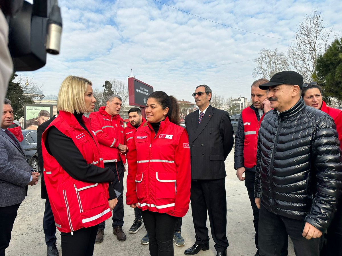 sedadurucagokce's tweet photo. Sevgili Esra Erol’da Ailesi’nin bağışlarıyla Barbaros Meydanı Kan Bağış Noktası açılmıştır. Herkesi kan bağışı yapmaya davet ediyoruz. https://t.co/f4Za8XaLFW