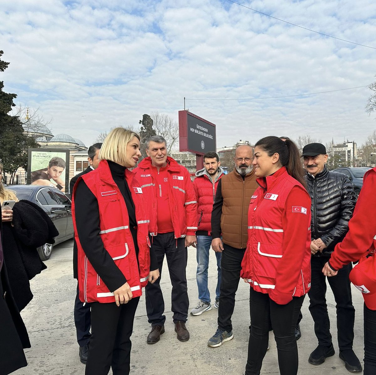 sedadurucagokce's tweet photo. Sevgili Esra Erol’da Ailesi’nin bağışlarıyla Barbaros Meydanı Kan Bağış Noktası açılmıştır. Herkesi kan bağışı yapmaya davet ediyoruz. https://t.co/f4Za8XaLFW