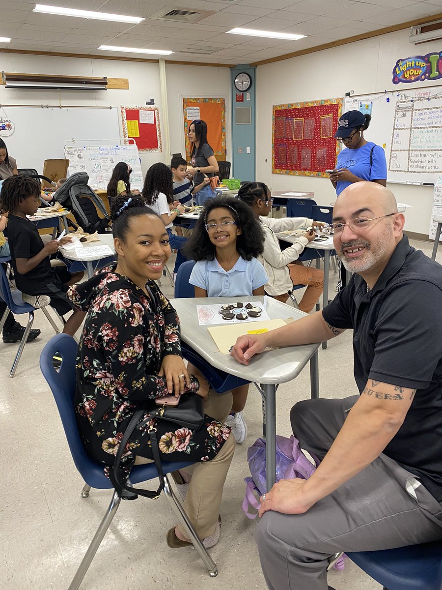 Kathy_Winne's tweet photo. What a great STEM night @SeminoleTrails!  Creating Oreo Phases of the moon brought laughter, smiles and quality learning time with family and friends! https://t.co/ptVqwCDdaH