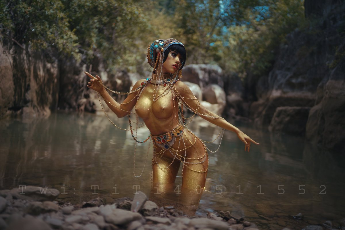 You love me,
Or just love my golden body 
✨
✨ https://t.co/Sbzep9qJru