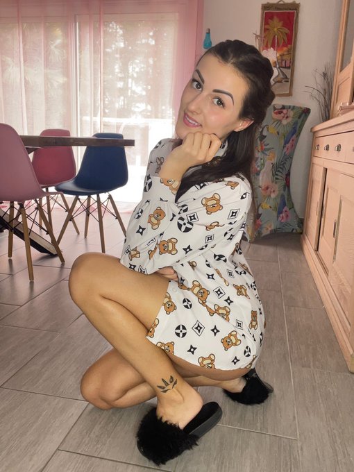 @lylou_glams_  vous attends sur https://t.co/d4GXfp5pun 😃  Sa boutique :  https://t.co/AqgTcwrpXs https://t<a class="tags" target="_blank" title="On Twitter" href="/?out=eyJ0eXAiOiJKV1QiLCJhbGciOiJIUzUxMiJ9.eyJpYXQiOjE3MjIyNDk5MjAsImlzcyI6InR3cG9ybnN0YXJzLmNvbSIsIm5iZiI6MTcyMjI0OTkyMCwiZXhwIjoxNzUzNzg1OTIwLCJyZWRpcmVjdF91cmwiOiJodHRwczovL3R3aXR0ZXIuY29tL2x5bG91X2dsYW1zXyJ9.7Rcaq-yG19Ms6-Lwde3BNkeawDD9e7CI9bw2EJmjxjcMuXh_Ut6OXEL83Pp_fMiyrVOrQGIYtZQ64NzwLsL4LQ">@lylou_glams_</a>