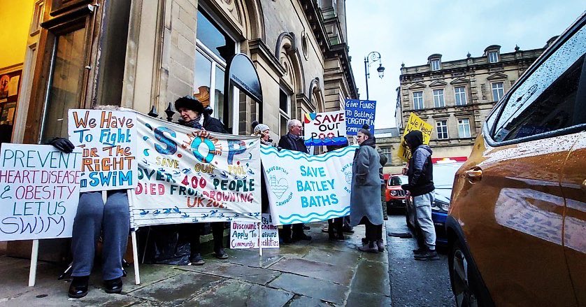 KirkleesEIE's tweet photo. Enough is Enough Kirklees is proud to support the Save Batley Baths campaign! These public services are so necessary for the health and well-being of our communities, and we will stay fighting for them!
#EnoughIsEnough #SaveOurPools #SaveBatleyBaths https://t.co/B6sm8lIqI9
