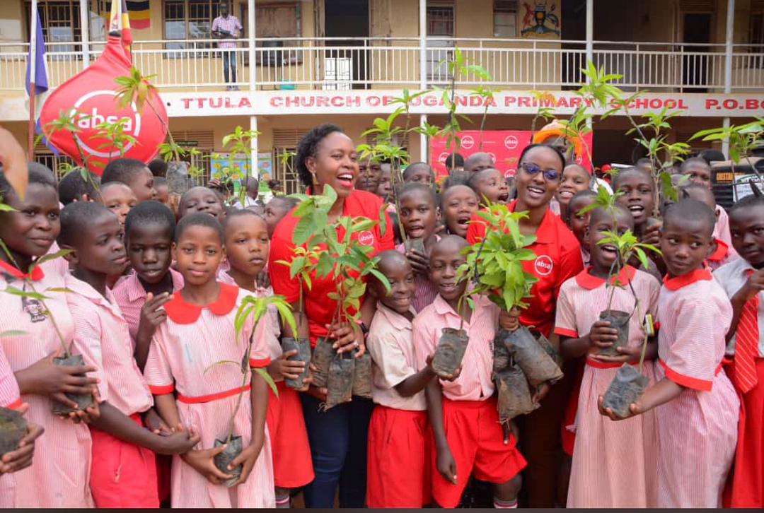 My Tree Initiative Organization (@mytreeuganda) on Twitter photo Yesterday <a href="/AbsaUganda/">Absa Bank Uganda</a> planted over 6000 trees in kawempe and gave the community hopes for green life and nature again
#MYTREE Yesterday <a href="/AbsaUganda/">Absa Bank Uganda</a> planted over 6000 trees in kawempe and gave the community hopes for green life and nature again
#MYTREE