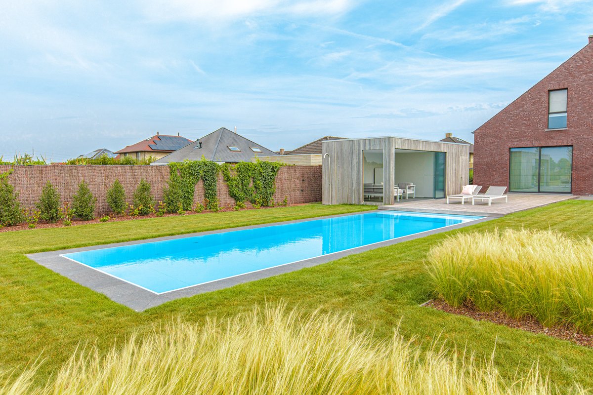 niveko_pools's tweet photo. Belgian beauty is famous for its distinctive architecture and unique style. NIVEKO pools make a perfect to match to classic Belgian houses as a unique garden centrepiece. NIVEKO portfolio offers 5 overflow types and 2 skimmer types – enough to create your own private paradise! 🌴 https://t.co/lU8LqfFGHF