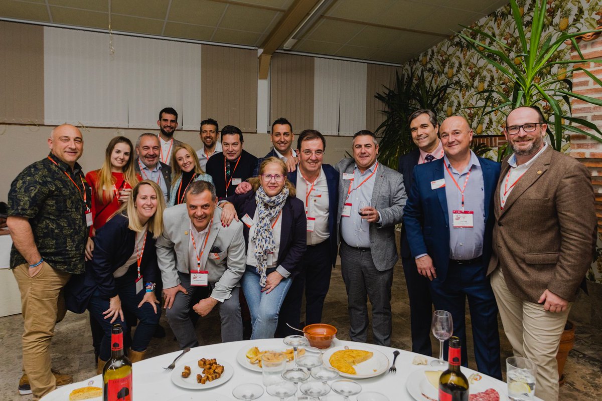 Una representación de miembros de nuestro grupo participó la semana pasada en Segovia en el evento #AbHallOfSpain, con el fin de sumar 1.111 nuevos miembros a <a href="/BNIEspanaCNM/">BNI España CNM</a>. Fue un espacio de #networking de generación de negocios y alianzas estratégicas.
#BNIRécordMundial2023