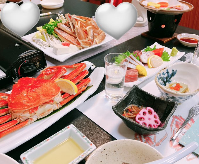 1人1.5杯カニがあっておなか爆発しそう 土斎も温泉旅館でだらだらしながらカニを食べる旅行してほしい 