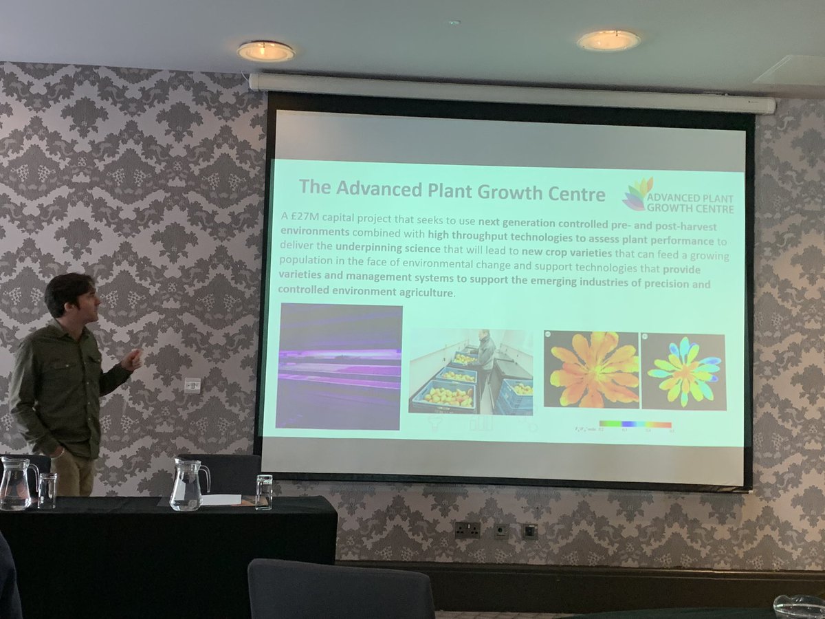 BerryBreeding's tweet image. Rob Hancock is now giving an overview of our Advanced Plant Growth Centre  to a packed audience of industry and scientist.   Exciting opportunities to link breeding with innovation. @HuttonCMS @SocietyCrop
