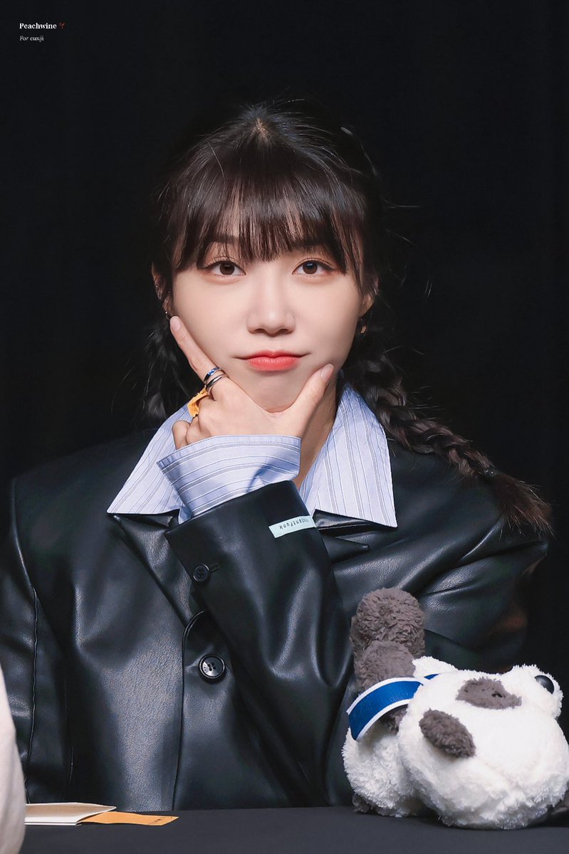 peachwine818's tweet photo. 221127 😽

#정은지  #eunji #에이핑크 #apink 
@Apinkjej https://t.co/yavWmcgqIl