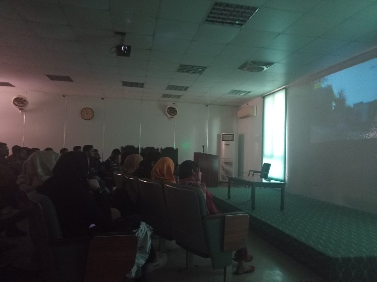 🎥Voicepk.net organised a screening of the documentary 'Fighting Back From the Digital Fringes' at the University of Punjab. Students showed keen interest & actively participated in post-screening discussion.

@CanHCPakistan 

#CFLI  #Cybercrime 
#EndDigitalViolence