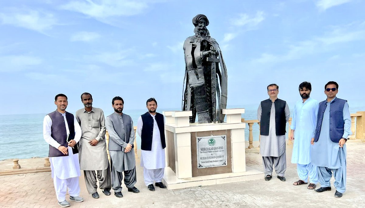 QambraniMujeeb's tweet photo. Inaugurated the monument of the Great 
Baloch Cheiftain,Chaaker Khan Rind (1468–1565).He aided Mughal Emperor Humayun in his reconquest of the Subcontinent.He is considered a folk hero of the Baloch people and an important figure in the Baloch epic Hani and Sheh Mureed.@dpr_gob https://t.co/vLvSzoZuQN