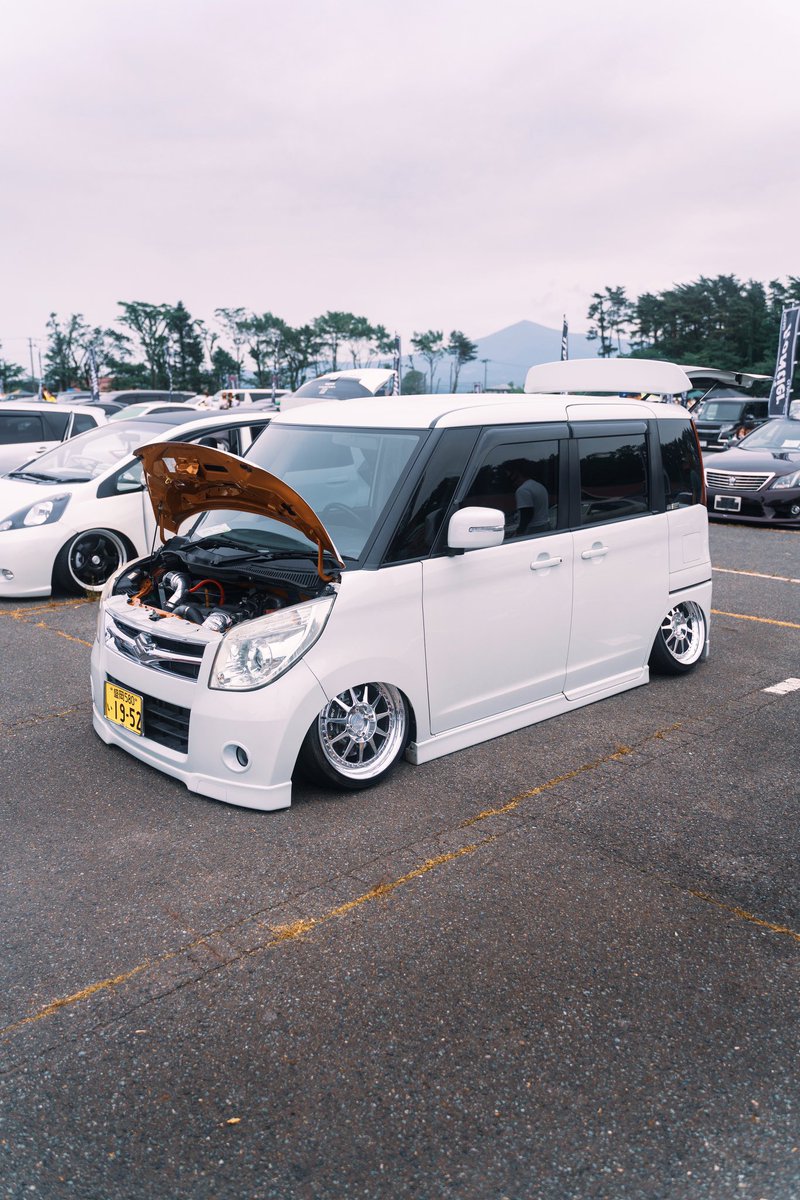 7kAhaha's tweet photo. #過去一低い時の写真を載せろ2023
久々に載せてみる😂
どっちの車の方が低かったかはわからないけど
どっちにしろケツ下がり😩 https://t.co/RRoy4P6t4V