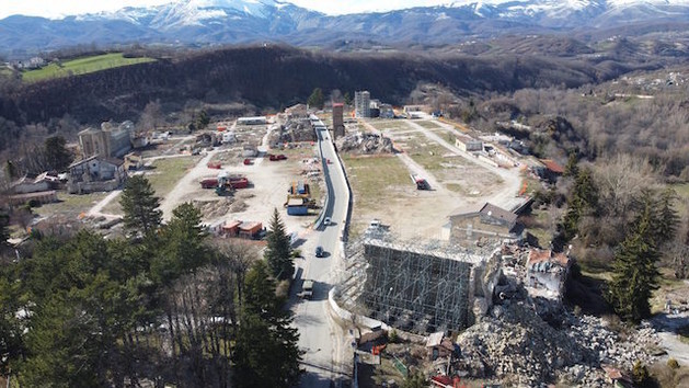 "Non basta ricostruire gli edifici se non ricostruiamo anche le comunità"
➡️bit.ly/3m3t7WM

In occasione dell'uscita del numero speciale di Comunità Montagna dedicato alla ricostruzione post-#sisma, abbiamo intervistato Marco Bussone, presidente <a href="/MontagnaUncem/">UNCEM NAZIONALE</a>