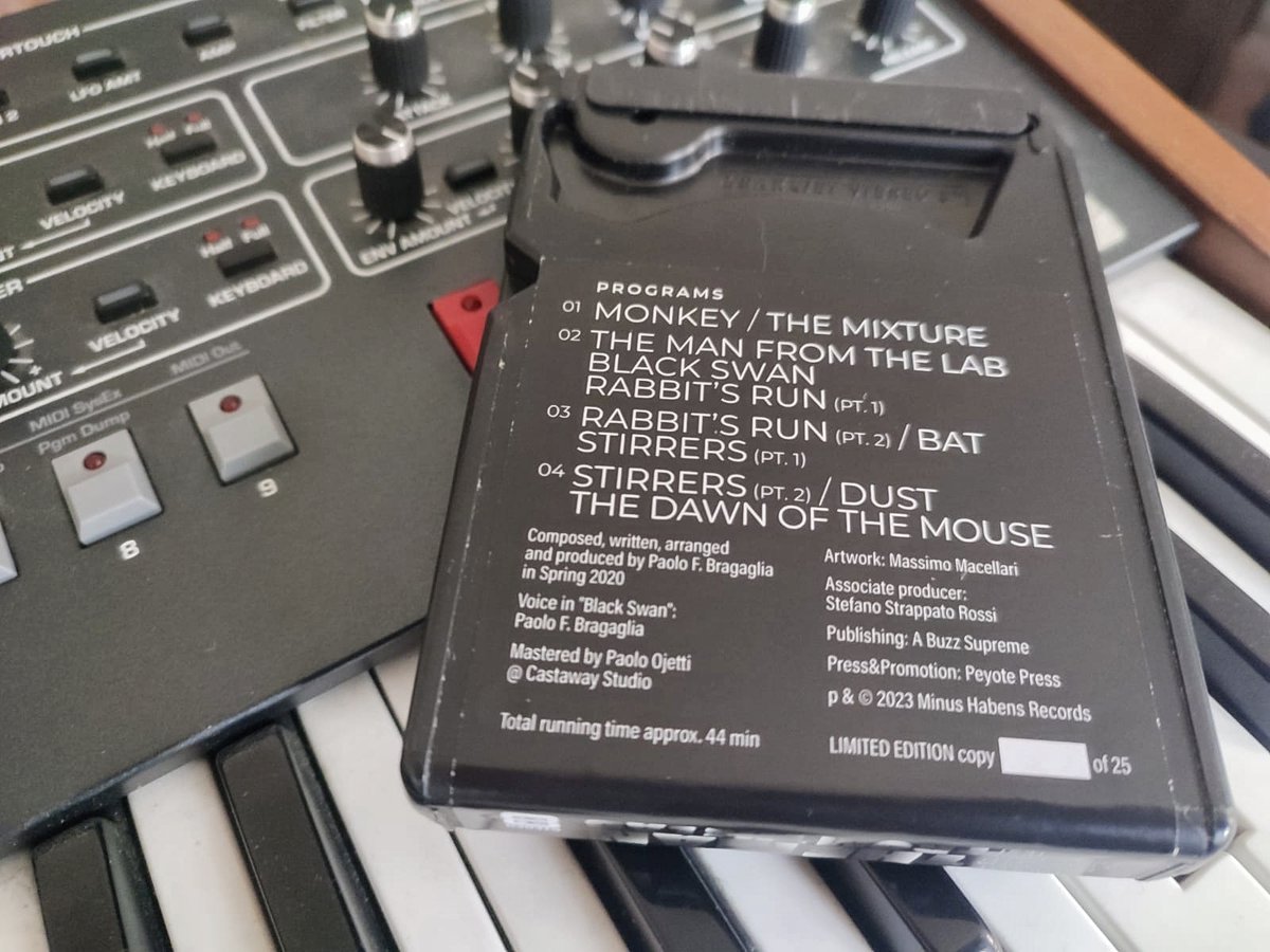 peyote_zone's tweet photo. Il 3 marzo torna #PaoloBragaglia con una ristampa da collezione del suo acclamato album #TheManfromtheLab: 25 copie numerate e firmate su cassetta #Stereo8! Un formato decisamente obsoleto ma assolutamente affascinante 🔥 #electronicmusic #newwave #announcement #annuncio #peyote https://t.co/jAfqOh2yGI