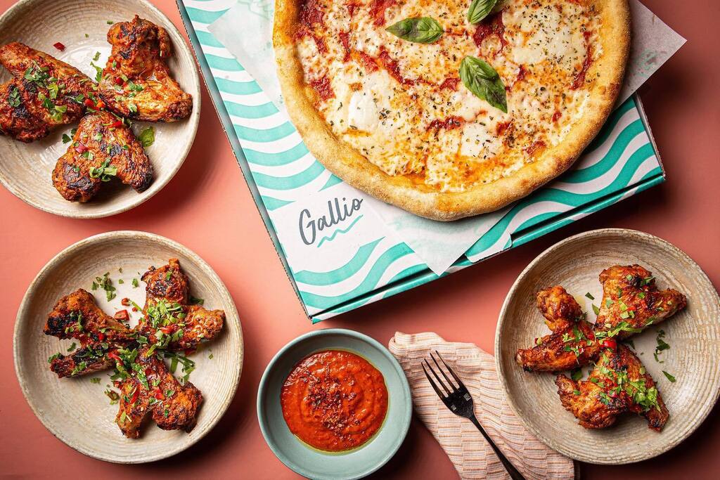 gallio_uk's tweet photo. Bundles of #Gallio Deliciousness! 🍕 

Available for #delivery on #deliveroo #justeat #ubereats 🚚 

Order in when watching the Six Nations this weekend 🏉 https://t.co/U05xLG2712 https://t.co/NPAfnsYwiG