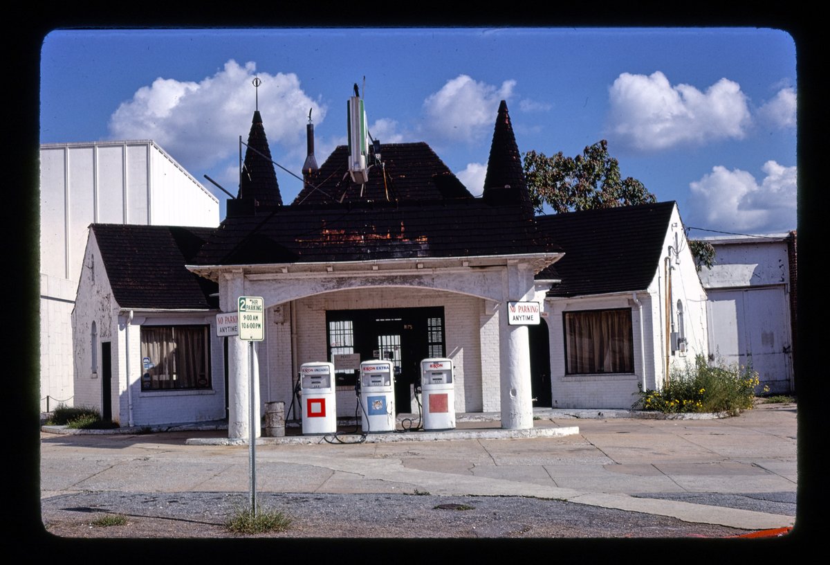 oldroadside's tweet photo. exxon station, greenville, south carolina, 1979 https://t.co/61oWXixGXu