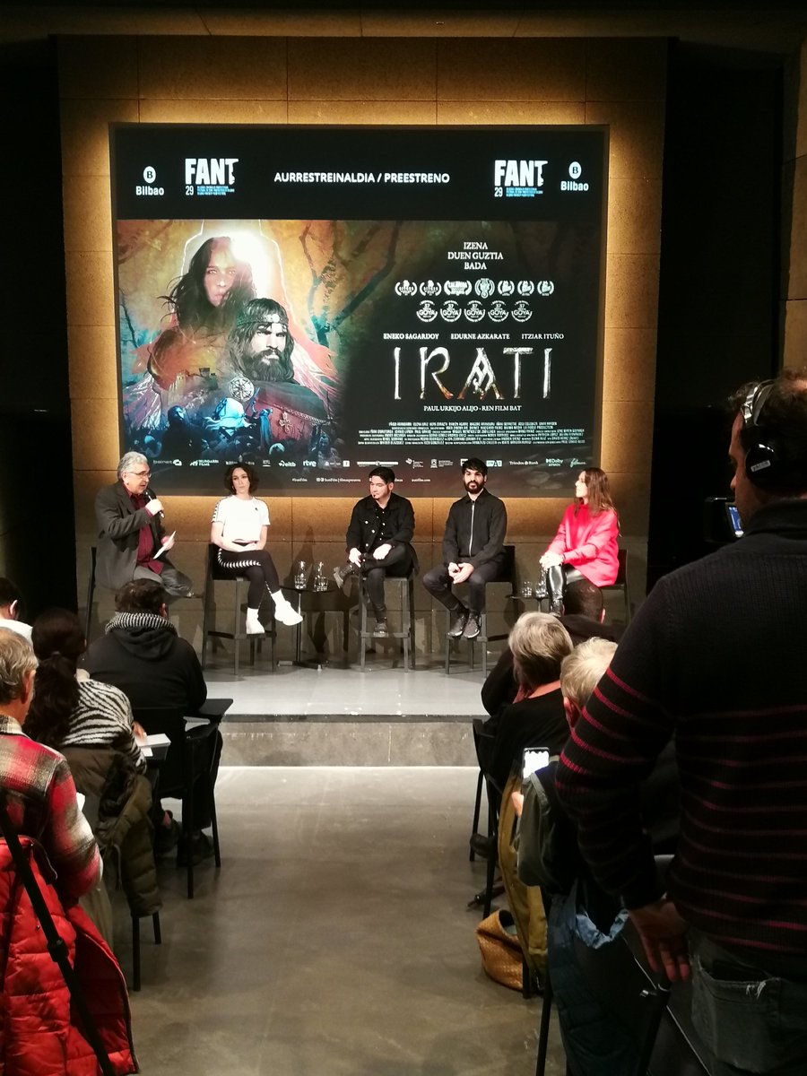 Ana_SalasF's tweet photo. Llenazo en la rueda de prensa de #IratiFilm de la mano de #FANT29 en @GolemBilbao #GoraEuskalZinema #Paulrules https://t.co/8Bep0img1A