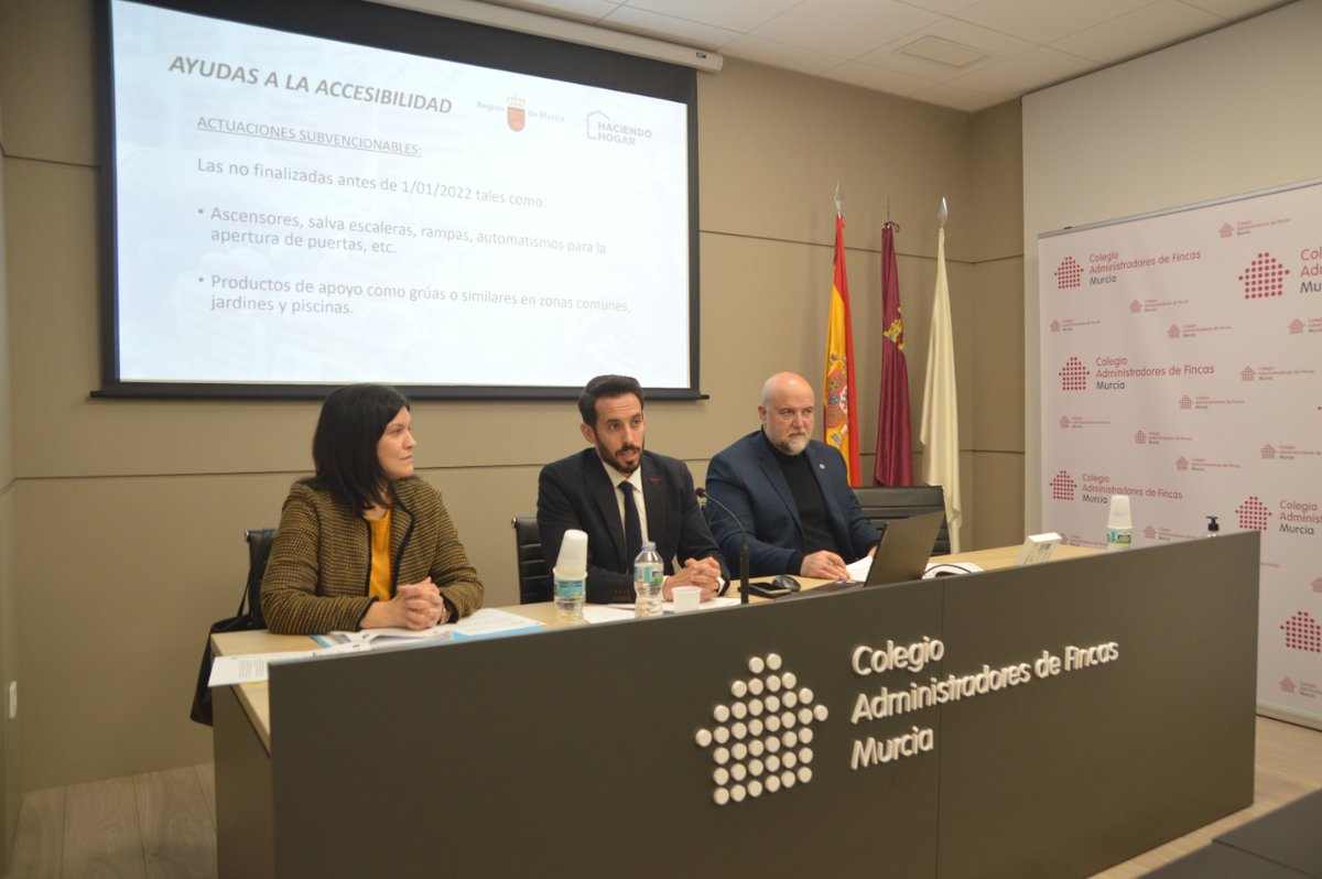 Fomento_RM's tweet photo. El 1 de marzo se abre el plazo para presentar las solicitudes de #ayudas para mejorar la #accesibilidad en viviendas

La solicitud podrá presentarse en sede electrónica y semipresencial. Así lo ha explicado @Joseflajara en @Cafmurcia
#HaciendoHogar 

https://t.co/yOLJ4YLwer https://t.co/sZjZSSOkXI