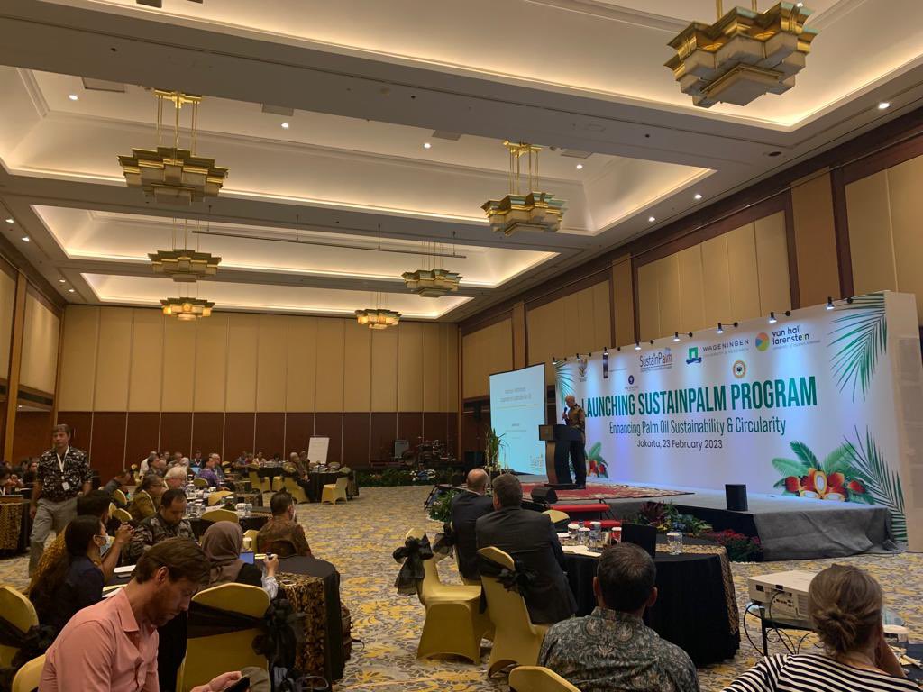A 3-year joint program between Dutch and Indonesian governments, SustainPalm, has been launched today! Our Ambassador, H.E. Lambert Grijns, delivered a speech highlighting Indonesia-the Netherlands cooperation on sustainable palm oil. 
<a href="/NLinIndonesia/">NL Embassy Indonesia</a>
@minLNV
#SustainablePalmOil