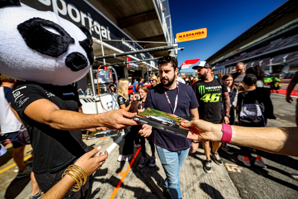 GTWorldChEu's tweet photo. 🚨 Tickets for the 2023 #FanatecGT Endurance Cup finale at @Circuitcat_eng are now on sale 🇪🇸

🗞 https://t.co/ZaUkZBbJF6

#GTWorldChEu https://t.co/N7oFq4Hl5K