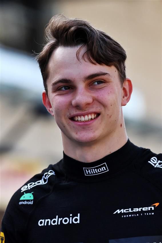 OscarPiastriBr's tweet image. 📸| Oscar nessa manhã durante o primeiro dia de testes!!

Via James Moy

#OscarPiastri #F1 #OP8