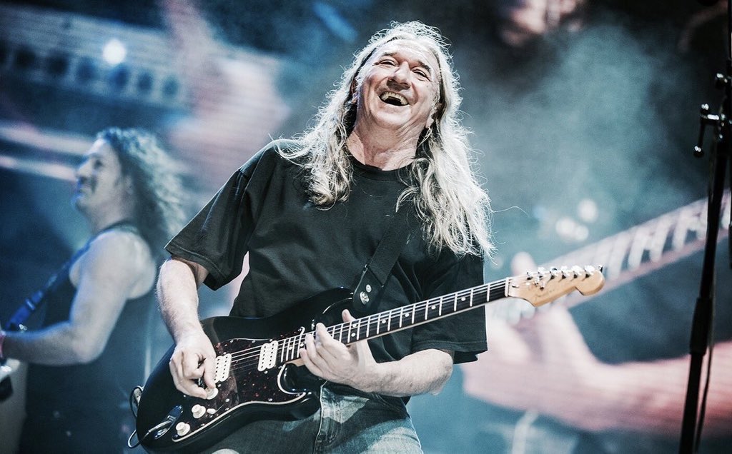 Hoy cumple 69 años el gran Rosendo Mercado. Prometemos estarte agradecidos.