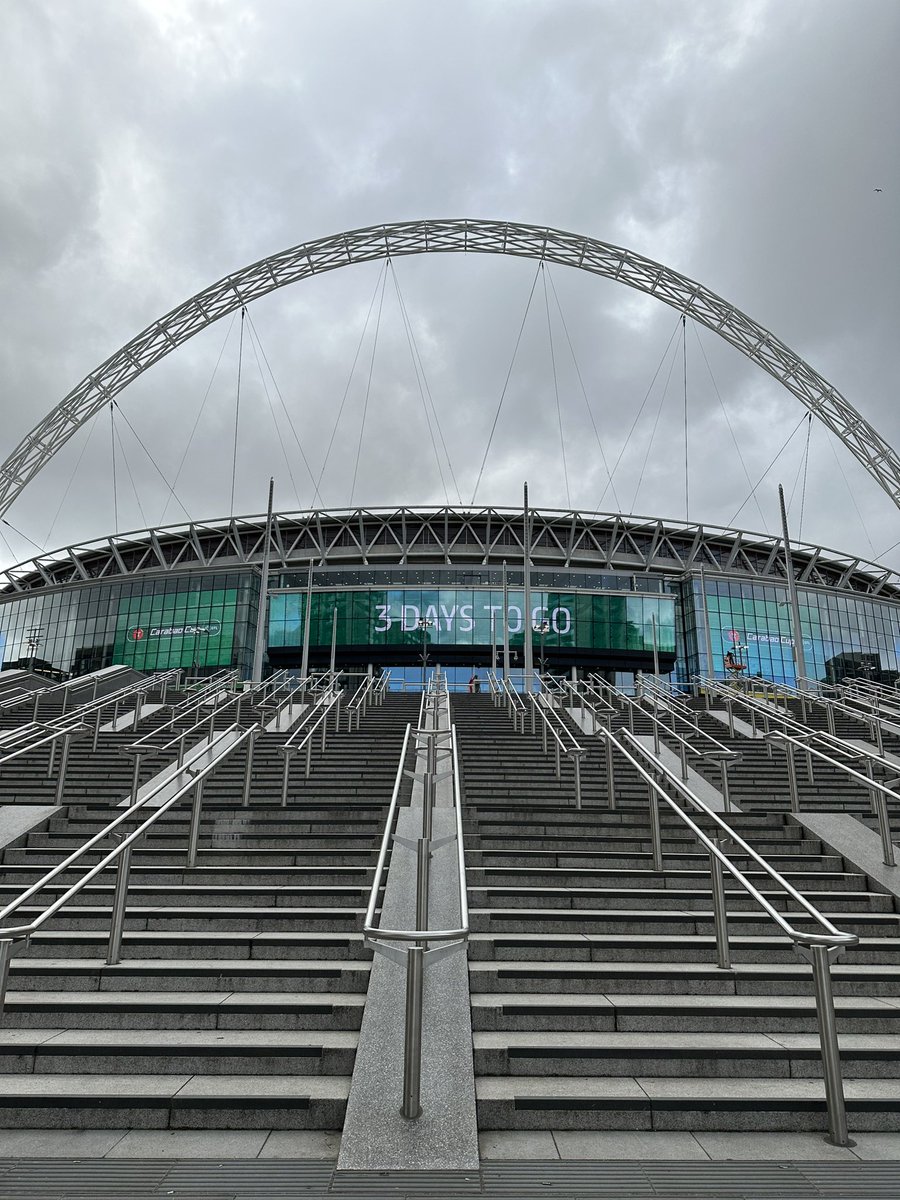 ClubWembley's tweet photo. ⏳ The final countdown.

How are you feeling @ManUtd &amp; @NUFC fans? 

#CarabaoCup #MUFC #NUFC https://t.co/qUnWF2t3cU