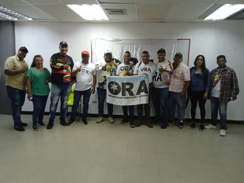 oraoriente's tweet photo. #23Feb Finalizó La Restructuración Nacional en el Estado Bolívar con el encuentro Regional, Organizando las estructuras en la nueva era de Gestión de Gobierno de calle, en el Marco de las 7 líneas de trabajo, Emanadas por Nuestro Presidente @NicolasMaduro
#Ora
#DeVueltaAClases https://t.co/IkKa59eAUp