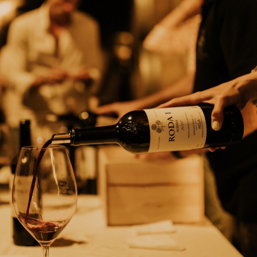 BodegasRoda's tweet photo. ¡Días de frío perfectos para disfrutar de un buen vino!🍷

#BodegasRODA https://t.co/wEmBHVDmAd