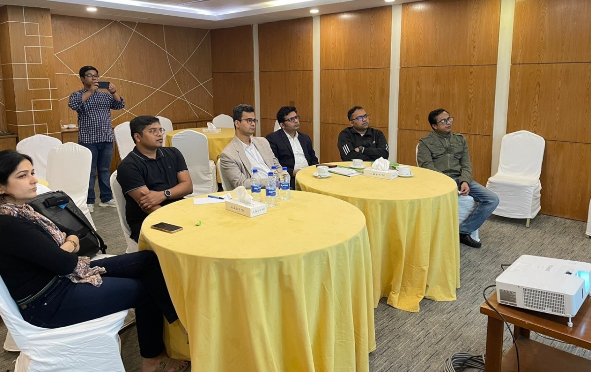 MicroSave's tweet photo. Panel with @Bangladesh_Bank @a2i_bd @MicroSave & @UNCDF supported #incumbents #startups to strengthen their pitch & explore their solution’s impact on #women & #CMSMEs.
Stay tuned for more on Cohort-1 Innovation Challenge Pitch Day on 25 Feb '23.
#innovation #FinLabBD https://t.co/B8tY2WlctM