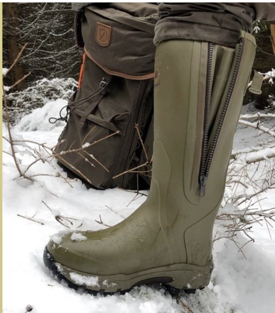 Koolboxbmc's tweet photo. @gateway1_footgear Pro Shooter. A Super warm and comfy welly but with no compromise on fit or support. #gateway1 #warmfeet https://t.co/QdeDXoLlEF