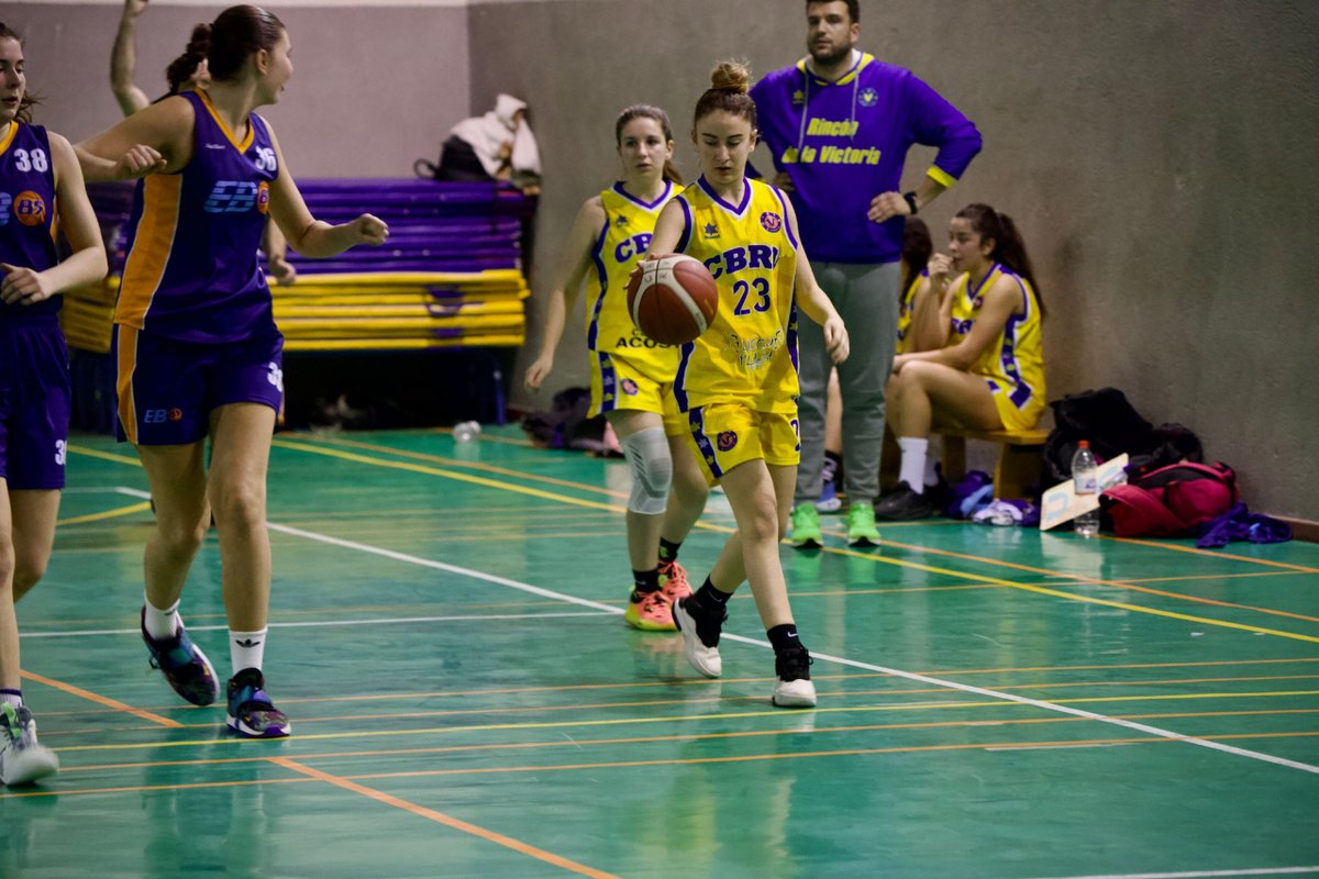 CB_Rincon's tweet photo. 🏀 Ayer jugamos por la tarde un amistoso ante #EB85, club de Noruega 🇳🇴, en el IES Puerta Axarquía con nuestras chicas #JuniorFem. ¡Ambientazo y buen partido de las nuestras!
@aytorincon
🟡🔵 #CorajeAmarilloyAzul #CBRV https://t.co/MmSZxrEl6Z