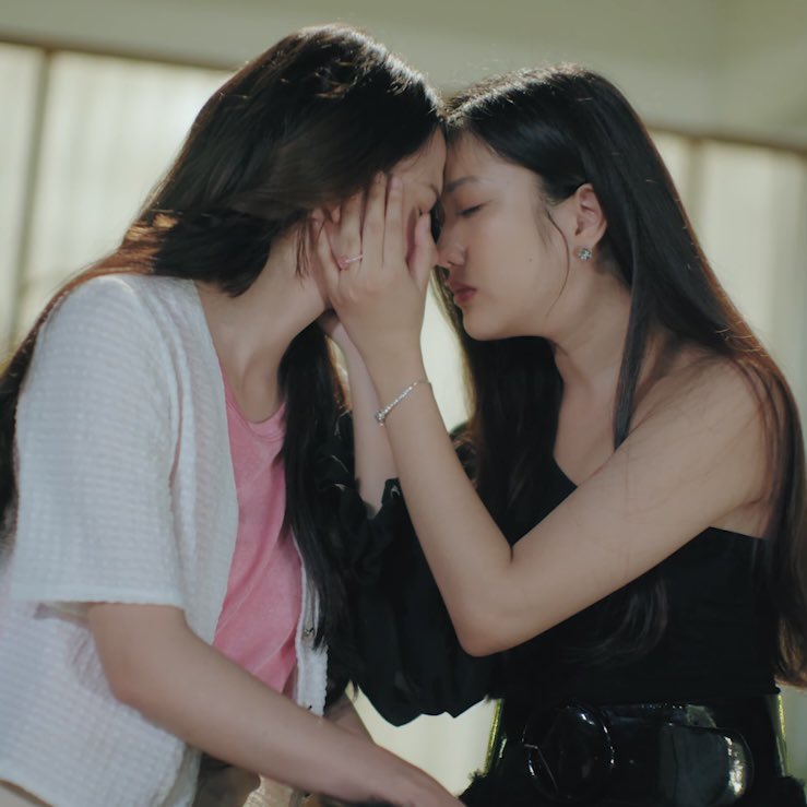 juliettespuppy's tweet photo. gap the series reaching 300M views on youtube despite the fact that nobody bet on this GL is the best plot twist; also the fact that they ended it with a sapphic wedding when they can’t even get married is such an important message. #gaptheseries https://t.co/eWY4cRulwc