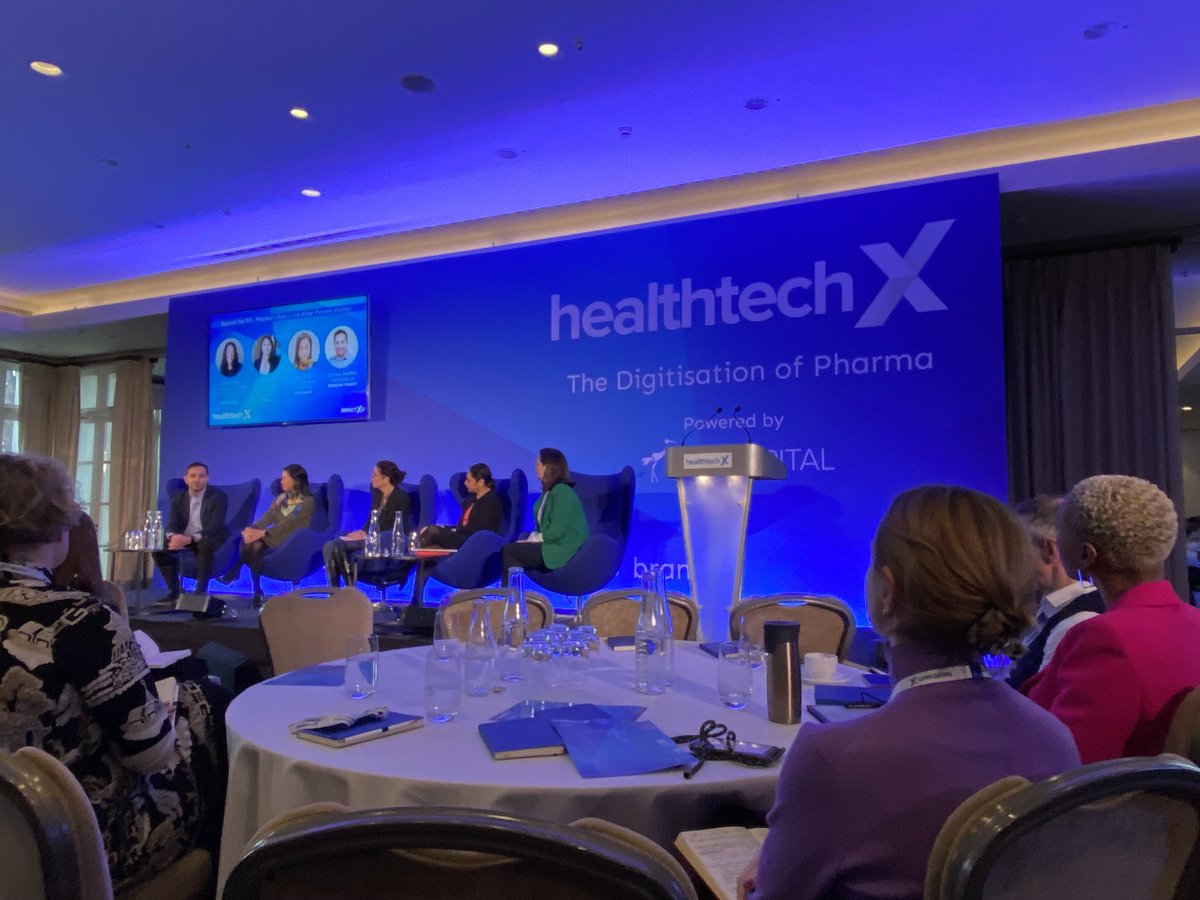 Nanodave's tweet photo. At #healthtechx - on digitisation of pharma - and the problems of polypharmacy and adherence. Comms with patients is important across the journey from diagnosis to treatment. Don’t forget that stopping unneeded medicines in hospital also important. As per @CHARMER_Study https://t.co/5JRecLFGtw