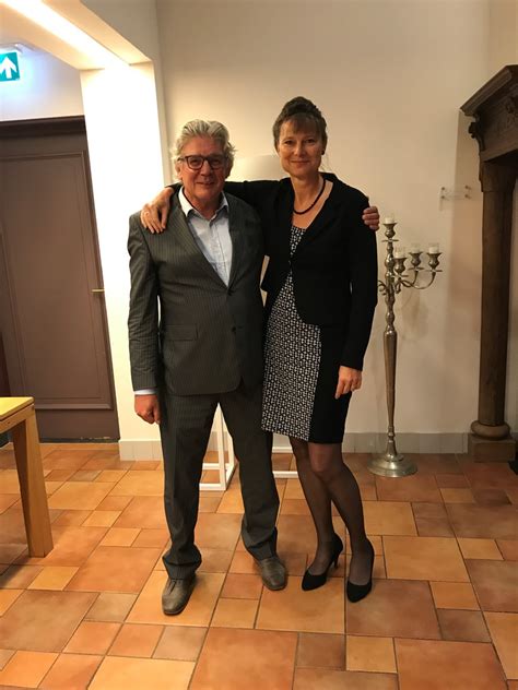 G11Sven's tweet photo. 1/ Marjan #freeweefster Minnema
Activist(e), dir. St. @urgenda π©. MtF? Energie-transitie #shill.
#OneEyes
#ThinkPose
#TwoGuysHangingOut
#PostcodeLoterijConnection https://t.co/jCB0xx9GmV