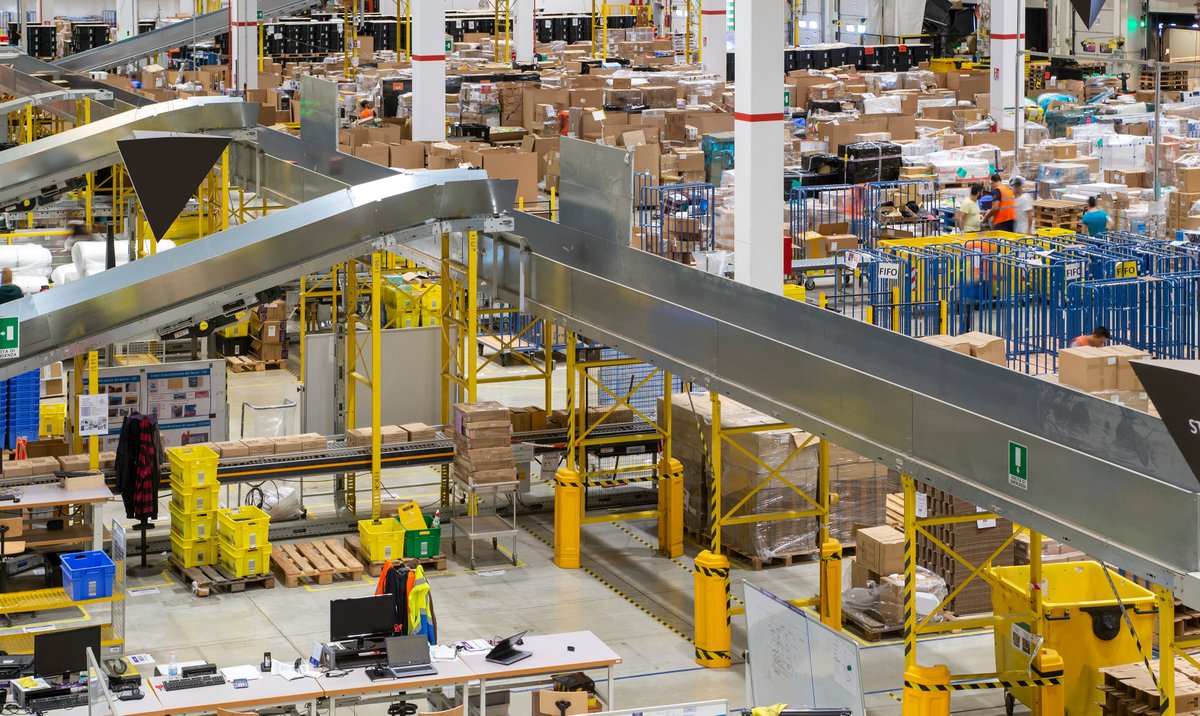 SmartRoboticsNL's tweet image. 4 phases to consider in order to successfully implement a pick & place #robot in your warehouse. 
1️⃣  Exploration 
2️⃣  Proof of concept
3️⃣  Design
4️⃣  Implementation
Read the 1st blog from the series on exploration. smart-robotics.io/en/blog/implem…