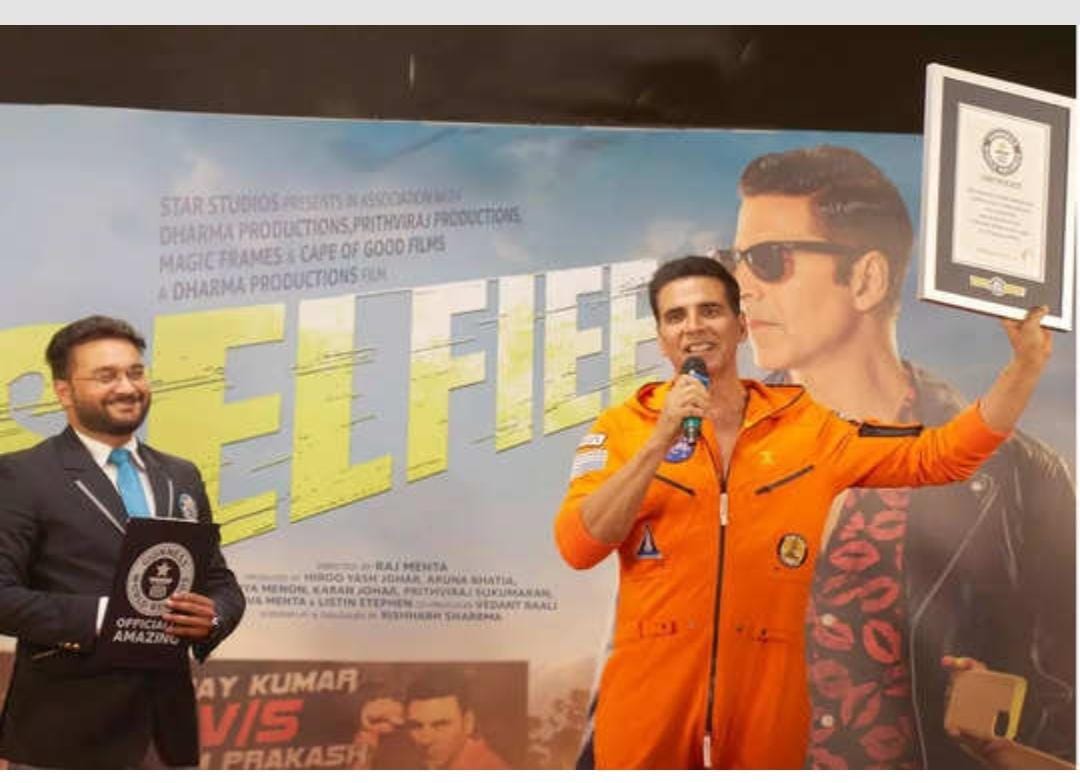 GWR's tweet image. Congratulations to @akshaykumar who is now a new record holder for most selfies in three minutes with 184 🤳