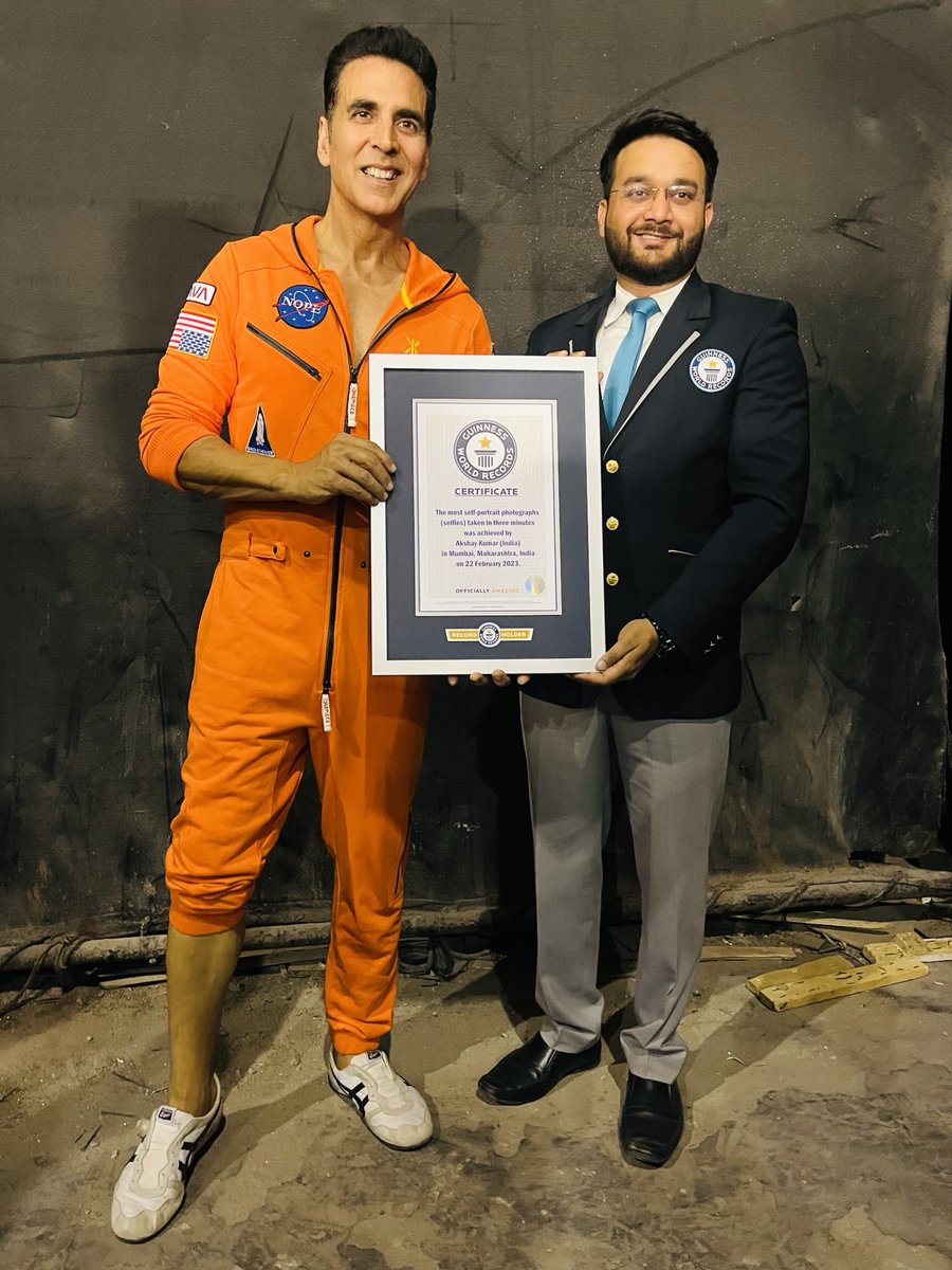 GWR's tweet image. Congratulations to @akshaykumar who is now a new record holder for most selfies in three minutes with 184 🤳