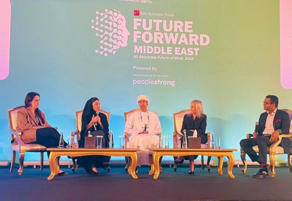 peoplestrong's tweet photo. It was inspiring to hear perspectives from top people leaders in the region at #ETFutureForwardME in the CHRO #MegaPanel Discussion on ‘HR Leaders in 2023: Being at the Driver's Seat. https://t.co/cb6t4dhqFi
