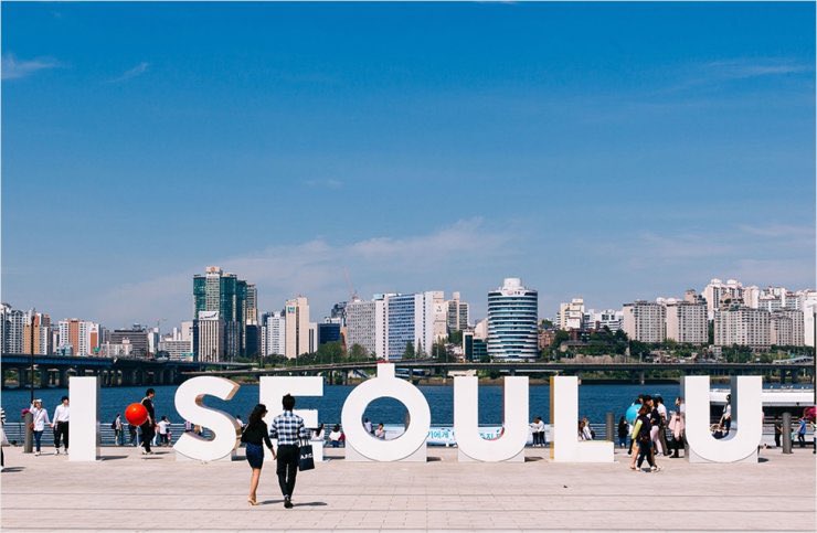 SeaLeedongwook's tweet photo. They gonna remove “I SEOUL U” 
I love this slogan 😓😓😓😓😓
#ISEOULU is remain as my beautiful memories in #Seoul ♥️😍
https://t.co/6iU9fJMCqW https://t.co/2hg9niKukn