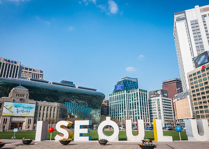 SeaLeedongwook's tweet photo. They gonna remove “I SEOUL U” 
I love this slogan 😓😓😓😓😓
#ISEOULU is remain as my beautiful memories in #Seoul ♥️😍
https://t.co/6iU9fJMCqW https://t.co/2hg9niKukn