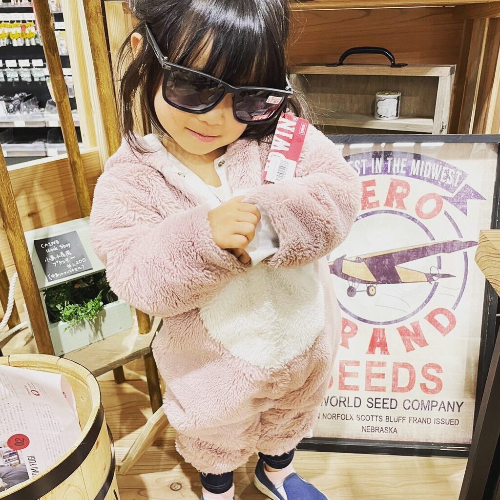 hituzihane07's tweet photo. カインズとサングラスとDIYコーナーと私

#daughter 
#2nddaughter 
#girl 
#sunglasses 
#cainz 
#diy 
#diy女子 https://t.co/P9B1wZHnO1 https://t.co/odLCxoKHWK