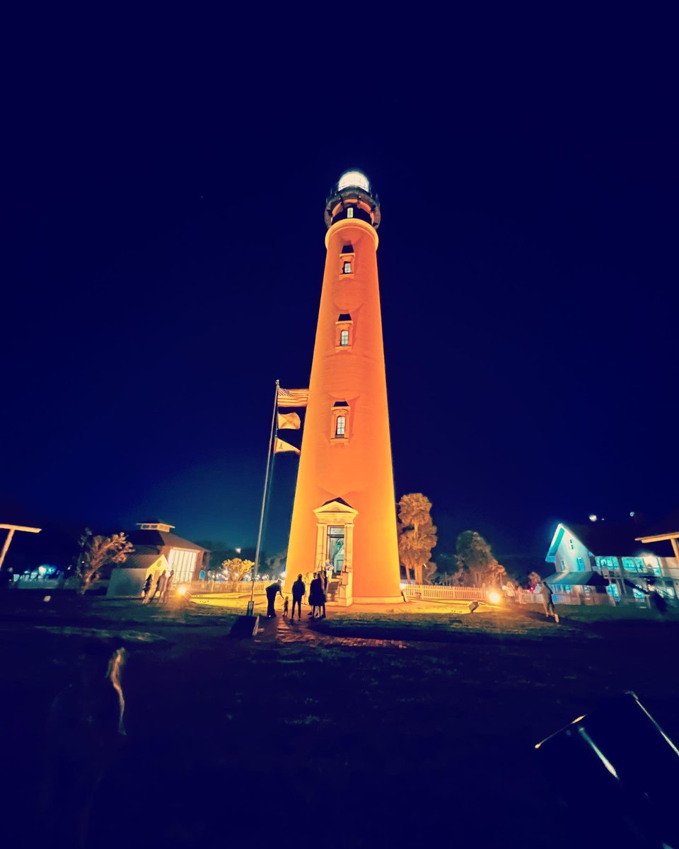 rjlCardinals's tweet image. It was a beautiful night exploring the night sky at the Ponce Inlet Lighthouse teacher and student appreciation night! Thank you @MOASdaytona for supplying  🔭 and @EmbryRiddle Astronomy Club for volunteering too! So much fun! 🌌 #CardinalCommunity #CaringCardinalsTHRIVEbytheSea